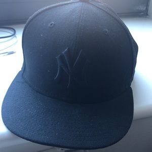 Black NY Yankees baseball cap